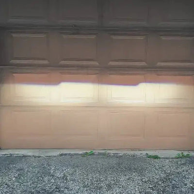 Demonstration of the sharp Oculus cut-off line on a garage door.
