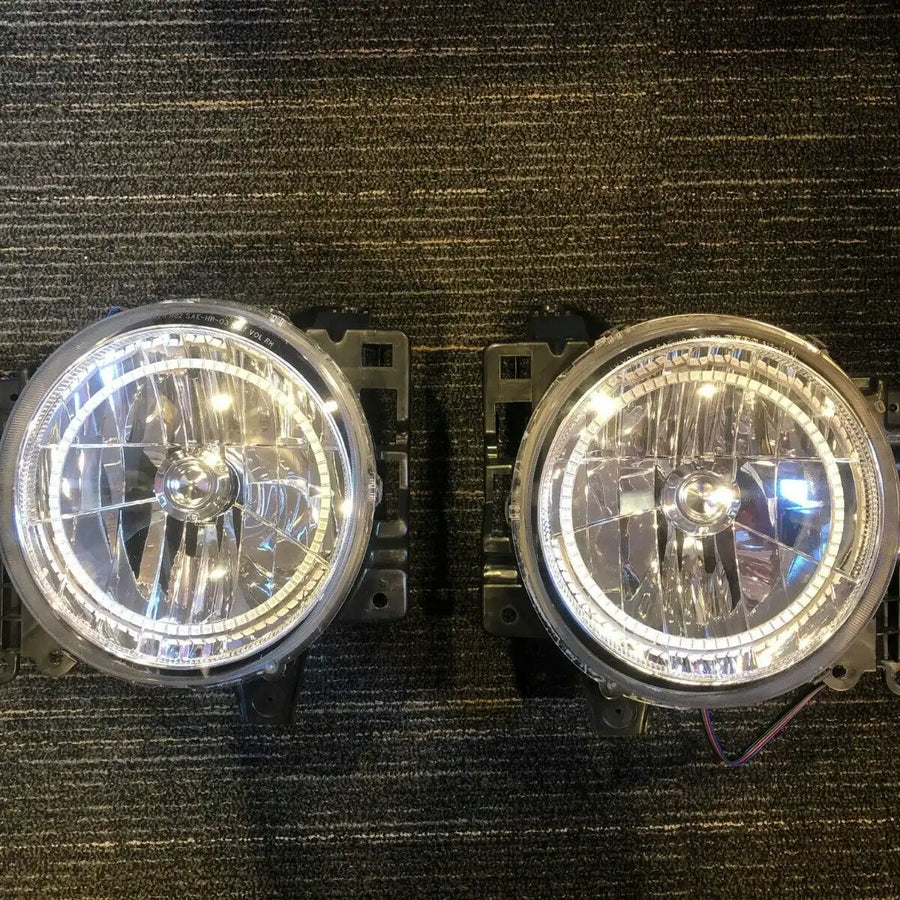 2007-2014 Toyota FJ Cruiser Headlights with ColorSHIFT Halos